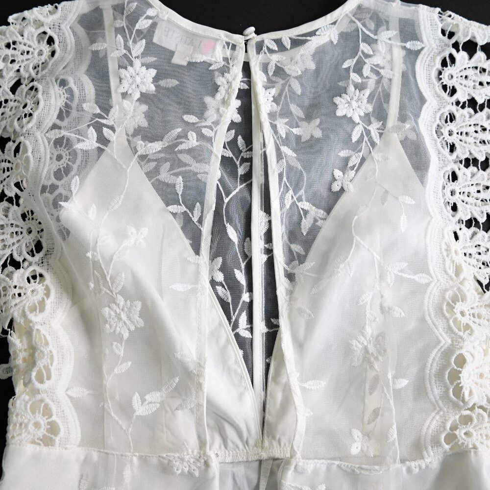 L'ATISTE By Amy Off White Lace Sheer Bodice Open Back Jumper - Size Small - Picture 11 of 14